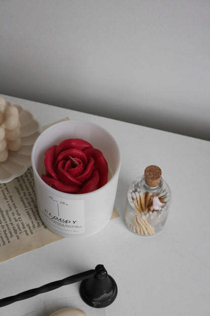 Rose scented candle