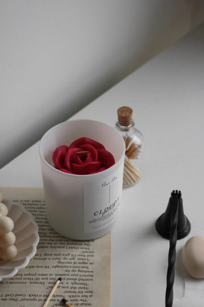 Rose scented candle