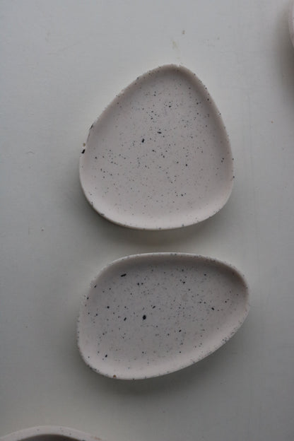 Pebble dish duo