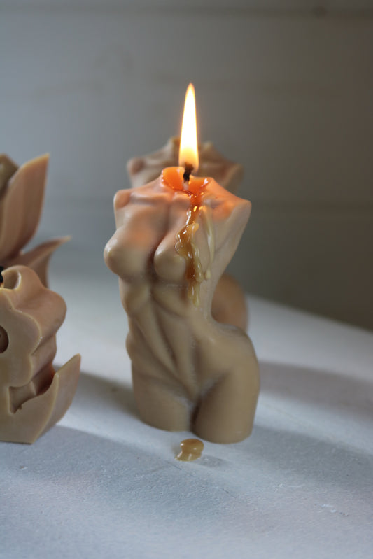 Female torso candle - Maé Fleur