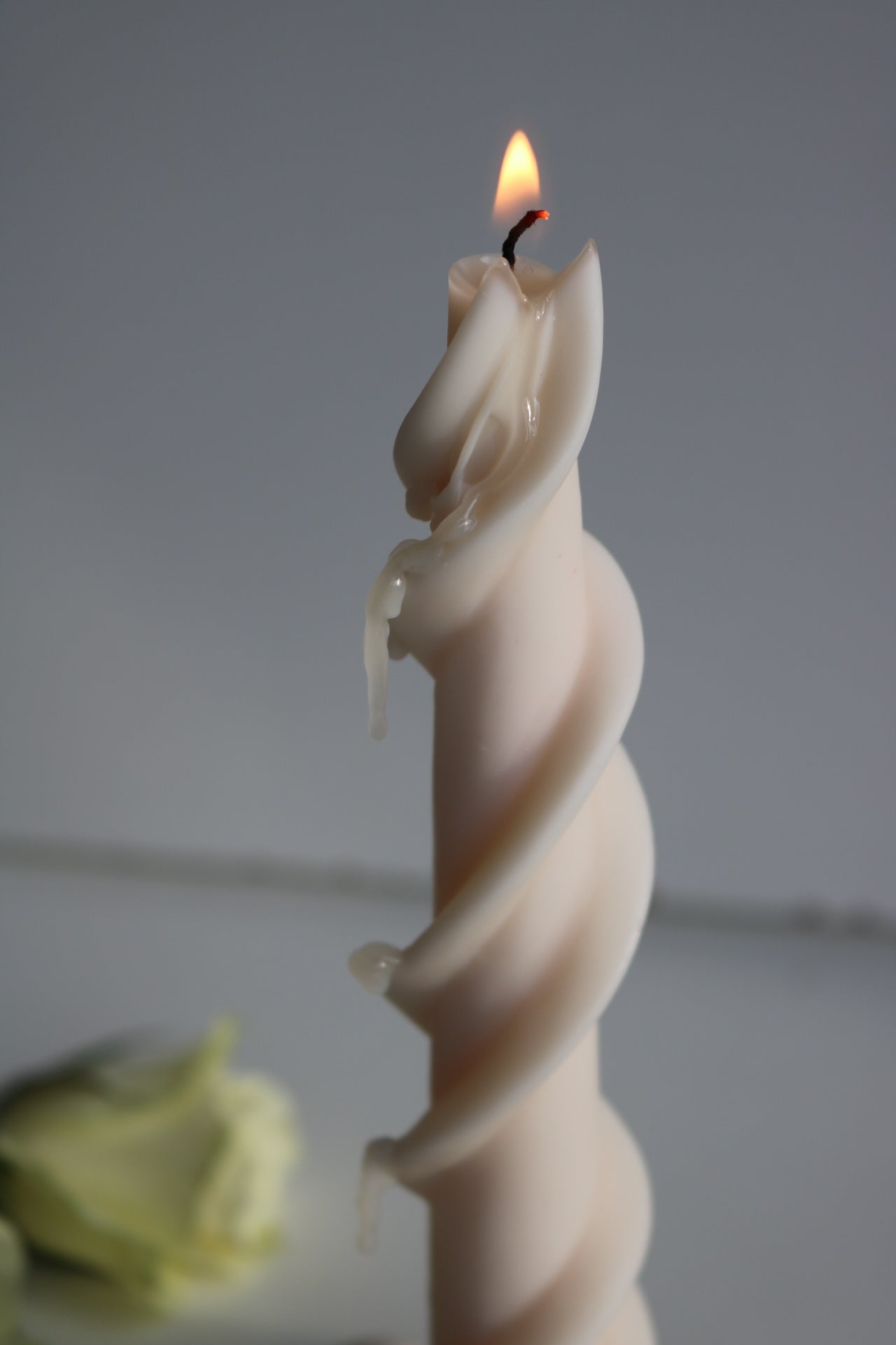 Twist style candle stick