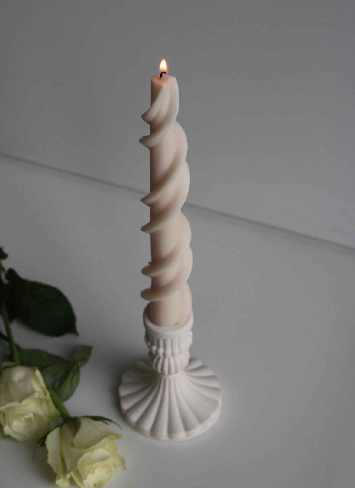 Twist style candle stick